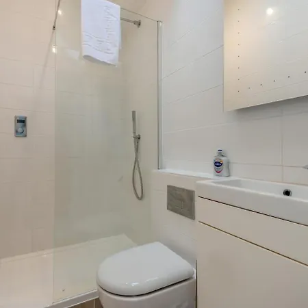 3 Bed In Oc-c42824 *